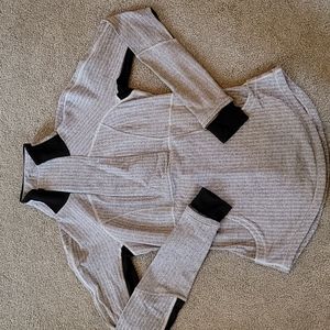 Lululemon Woman's 1/4 zip top